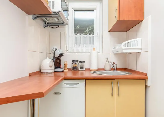 Amber - I & Pensión 3*