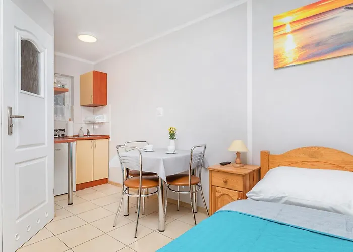 Pensión Amber - I & 3*