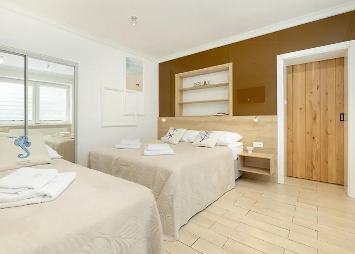 Amber - I & Pensión 3*